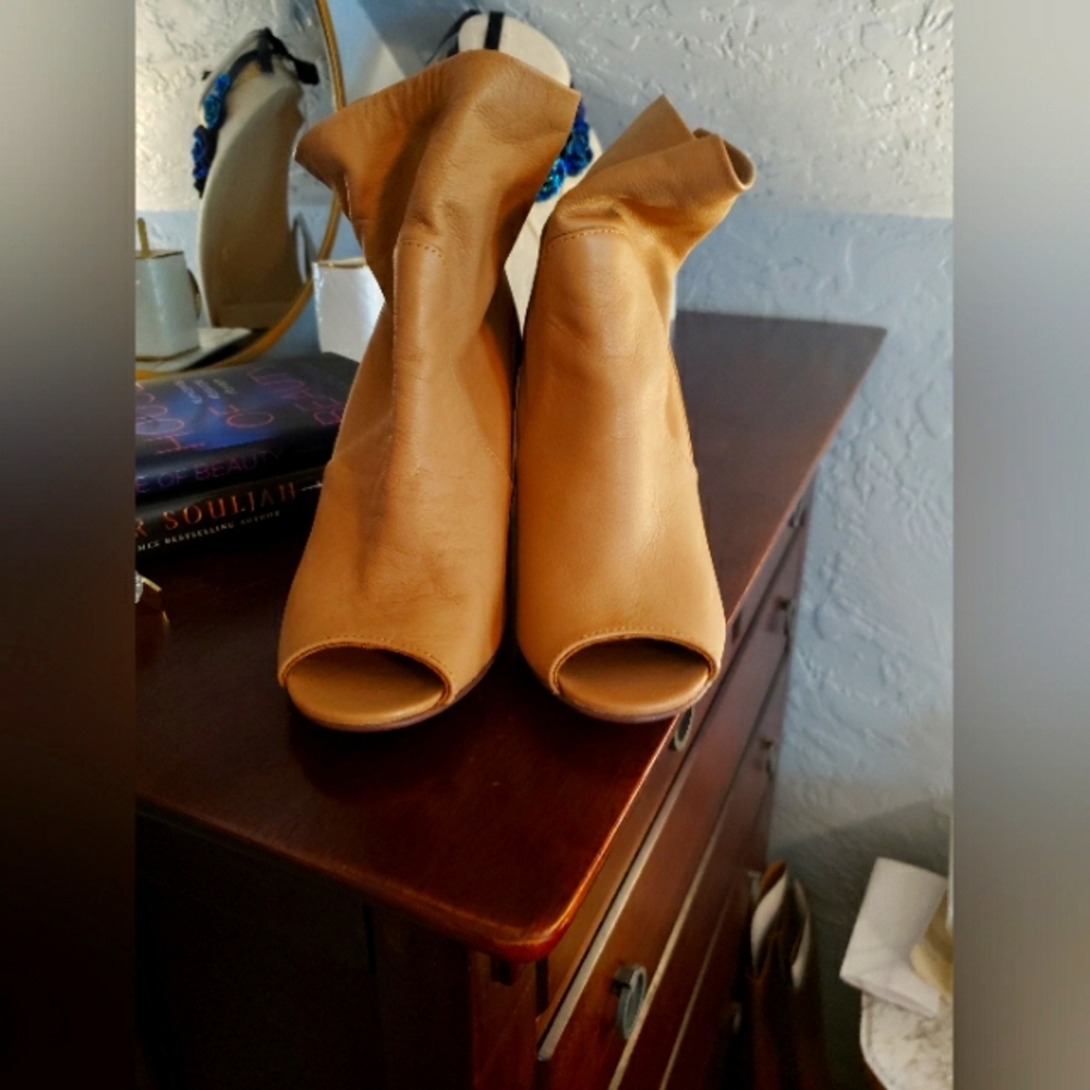 Women's boots